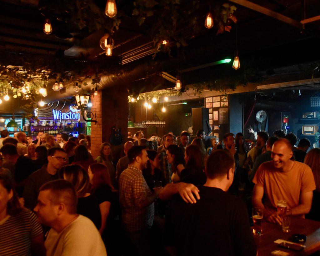 Posetioci na koncertu TBF u The Pub, Novi Sad